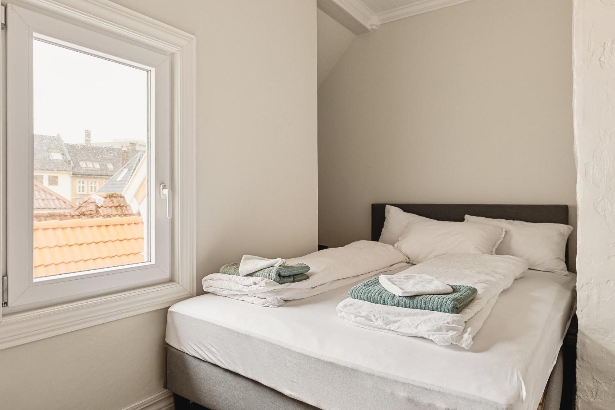 Апартаменты 2024 Renovated Luxury Penthouse! Up To 9 Guests! Берген Экстерьер фото