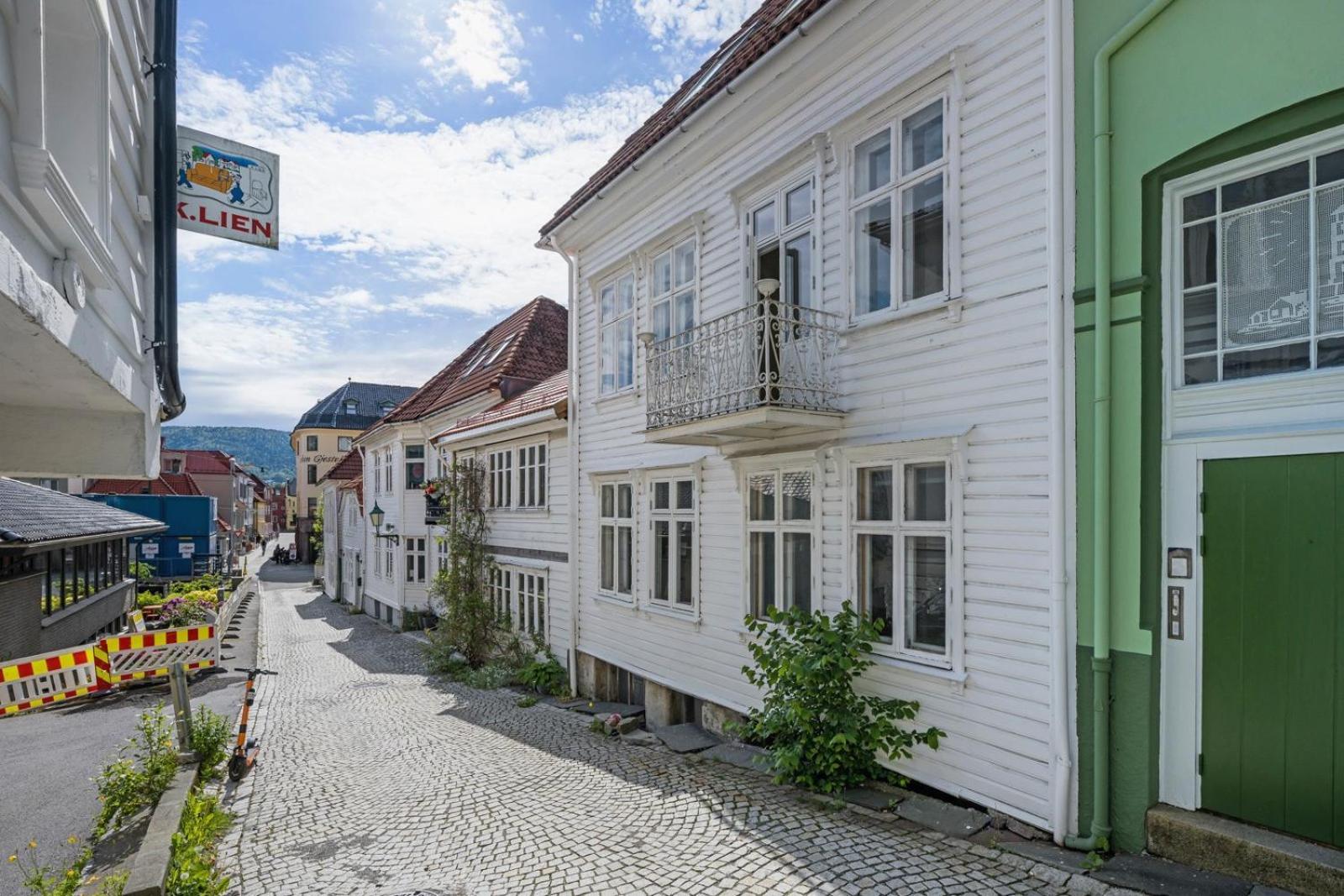 Апартаменты 2024 Renovated Luxury Penthouse! Up To 9 Guests! Берген Экстерьер фото